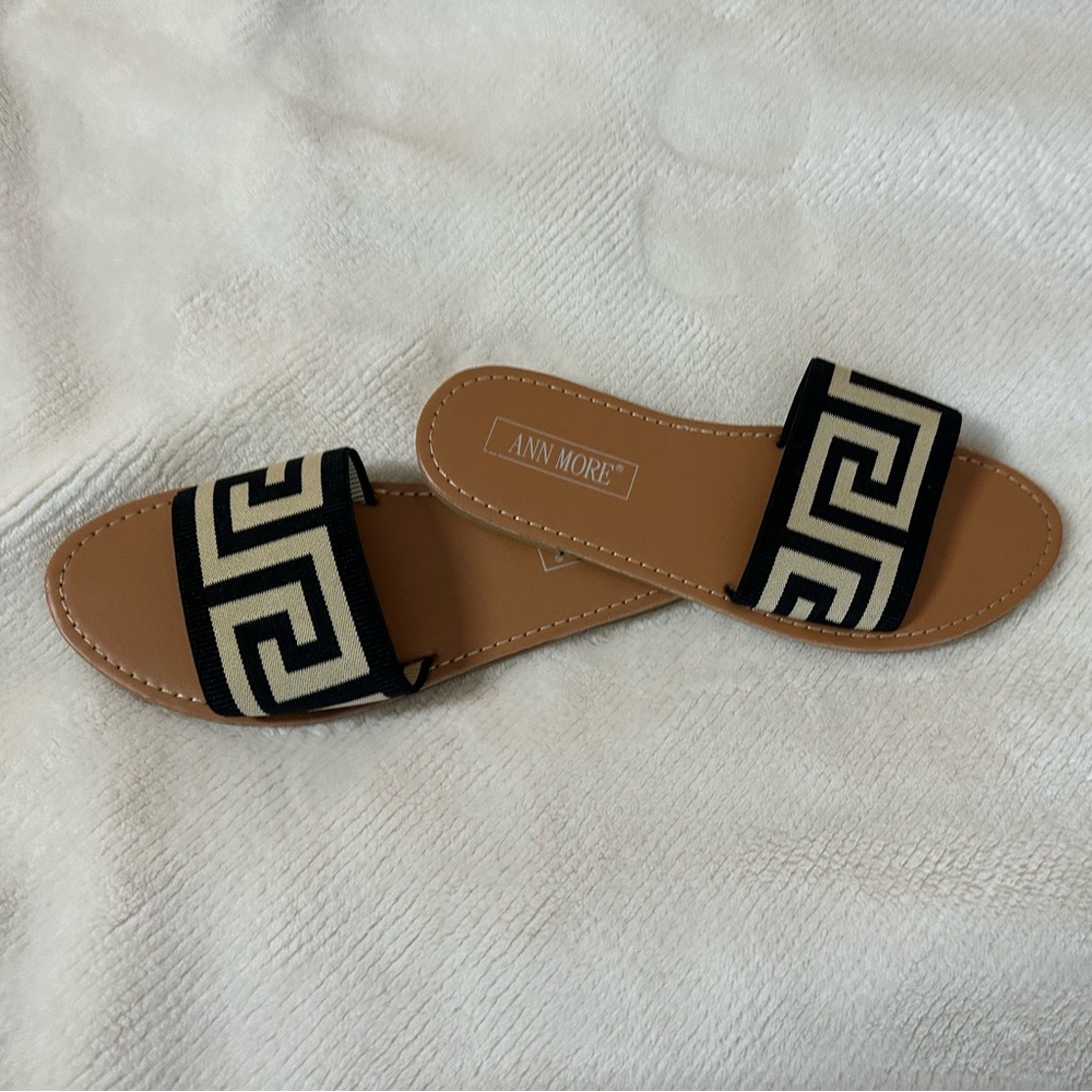 Boutique sandals